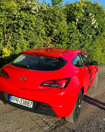 Opel Astra cena 33500 przebieg: 153289, rok produkcji 2012 z Przemyśl małe 254